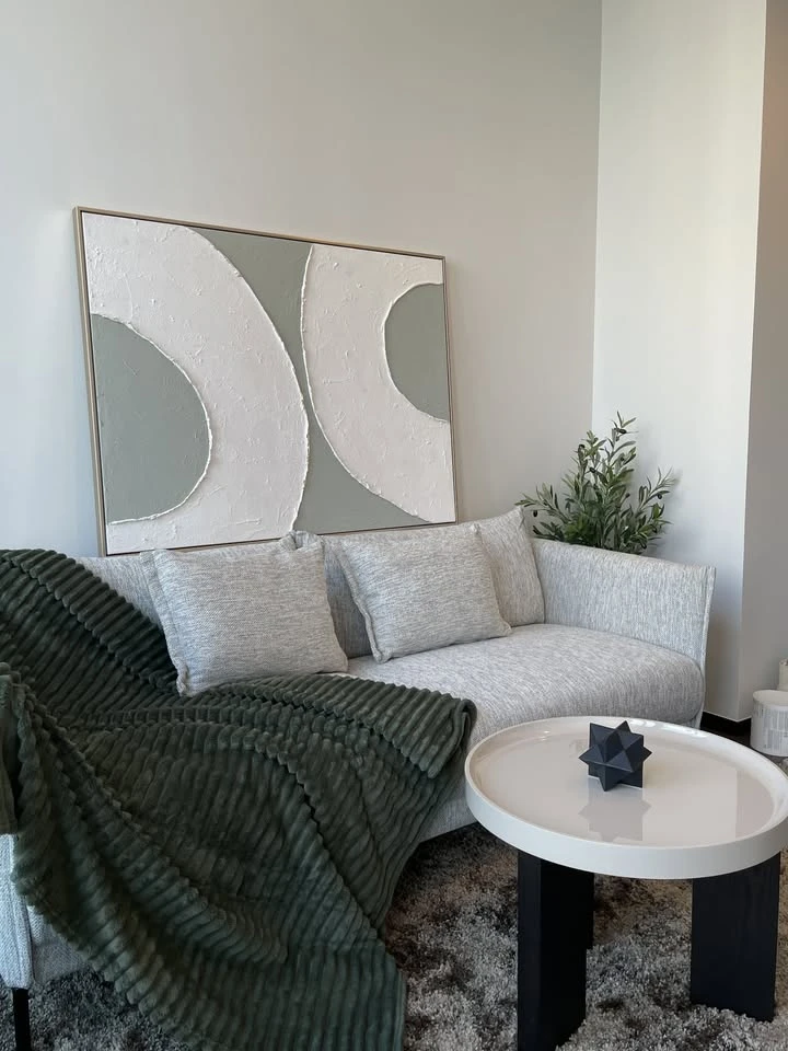 For rent or sell: AESTIQ Thonglor, 1 bedroom, 1 bathroom. Coordinated interior design and fully furnished. Book now!