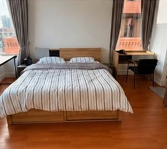 For rent: AGUSTON SUKHUMVIT 22, a spacious and bright 1-bedroom condo in the heart of Sukhumvit. Pet-friendly!