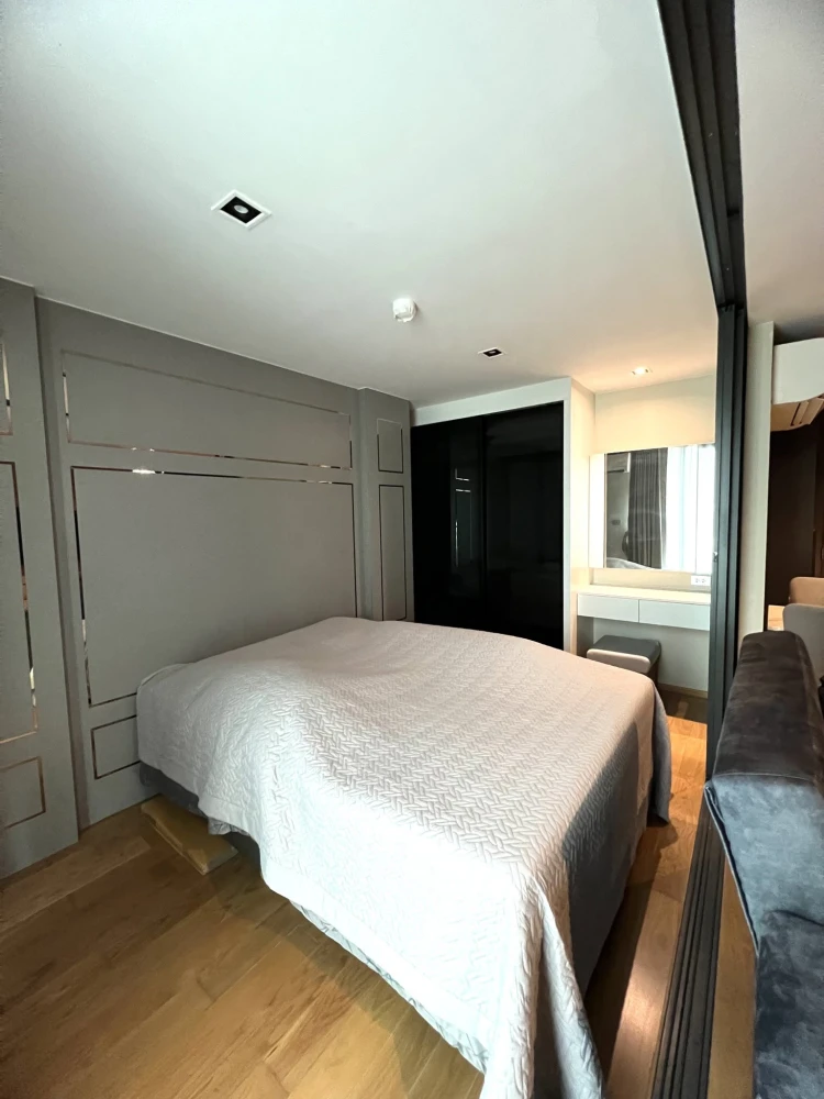 For rent: Altitude Define, corner unit, less crowded, fully furnished, in a prime location. Book now!
