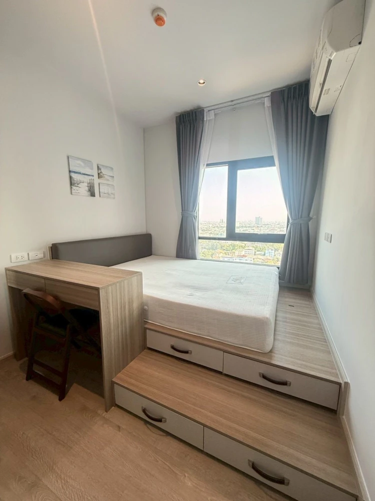 For rent: Altitude Unicorn Sathorn - Tha Phra. Beautifully decorated room with a coordinated color scheme. Great location, convenient transportation.