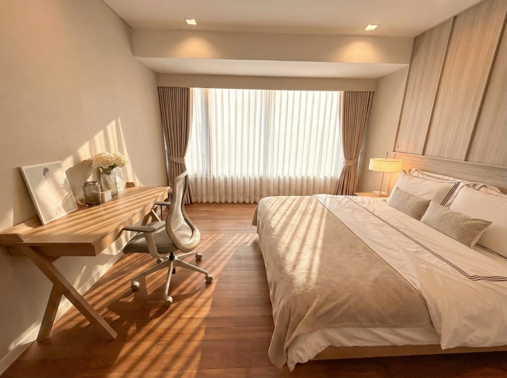 For rent: Amanta Lumpini, room with rooftop garden access and garden view. Quiet and private atmosphere. Don't miss out!