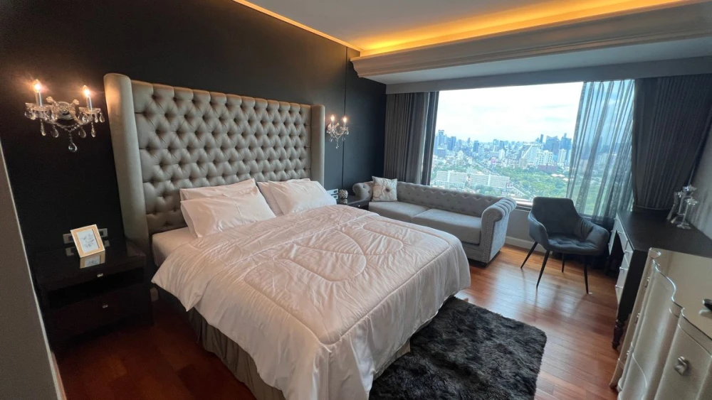 For rent: Amanta Lumpini, 2 bedrooms. Spacious and comfortable, fully furnished. Book now!