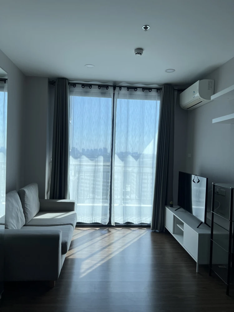 For rent: Artisan Ratchada, 12th floor, pool view, fully furnished, ready to move in. Book now!