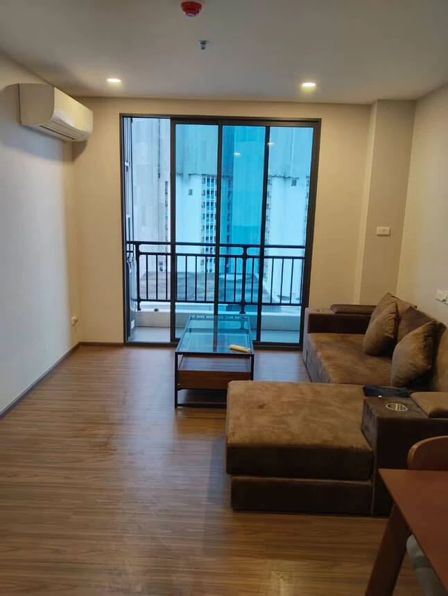Artisan Ratchada for rent, very spacious room with complete furniture and appliances. Reserve now, don't delay.
