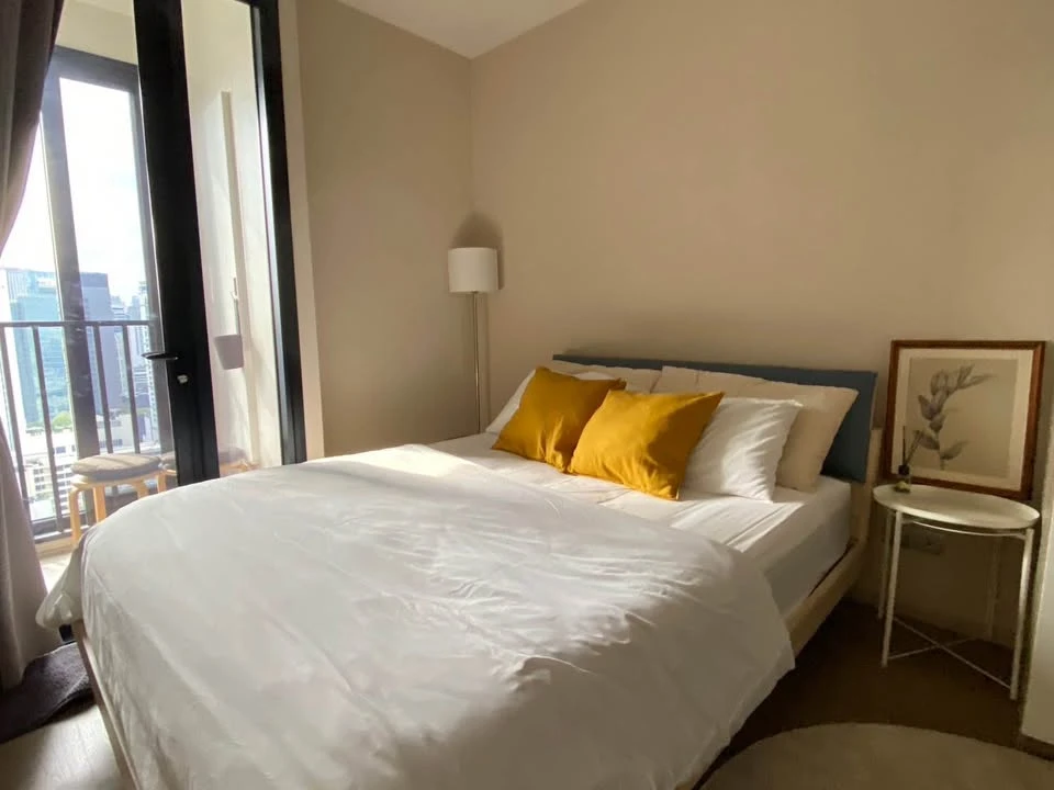 Ashton Asoke for rent, nice room, comes with furniture and appliances. Reserve now, don't miss out!