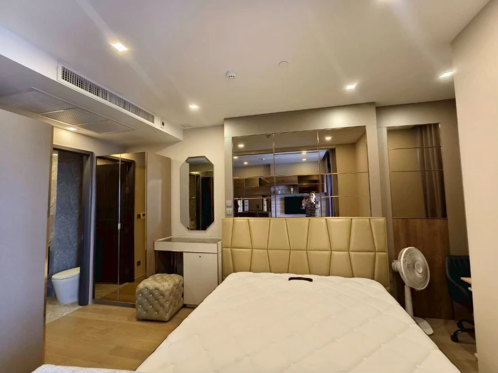 For rent: Ashton Asoke, 1 bedroom, 1 bathroom. Stunningly decorated with full furnishings. Book now!