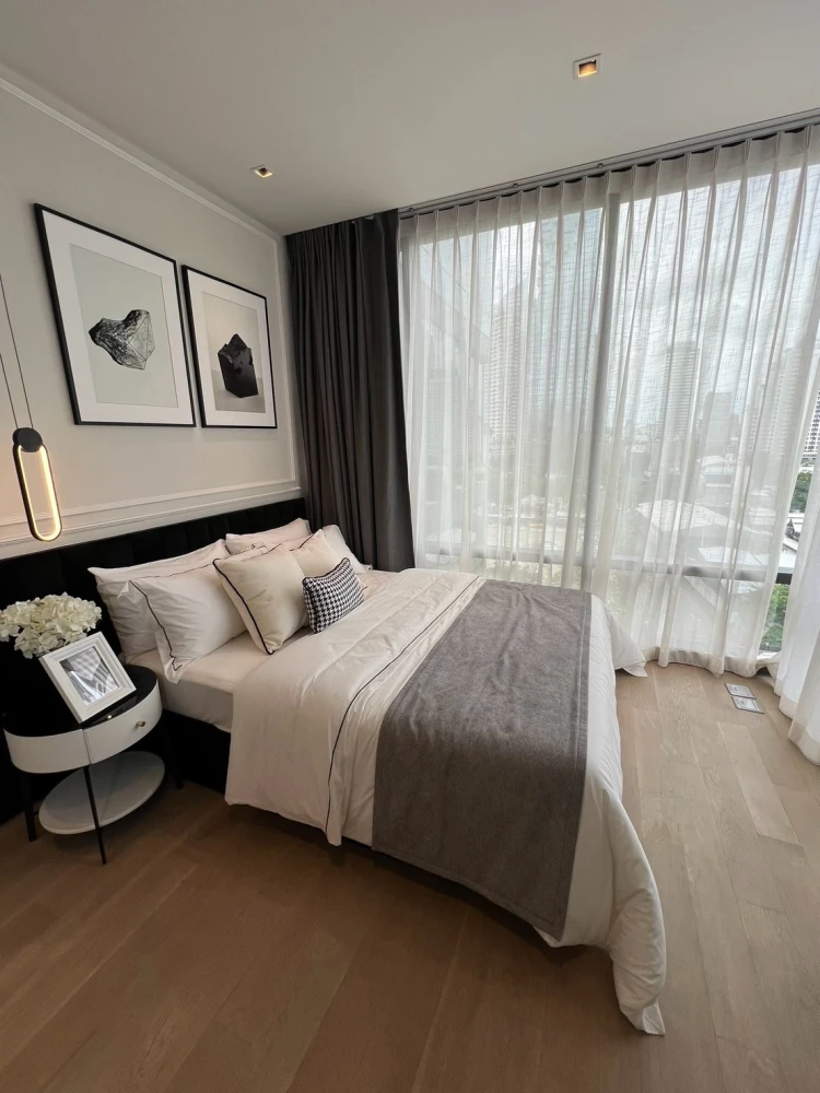 For rent: Ashton Silom, 10th floor. Spacious and comfortable unit, fully furnished. Book now!