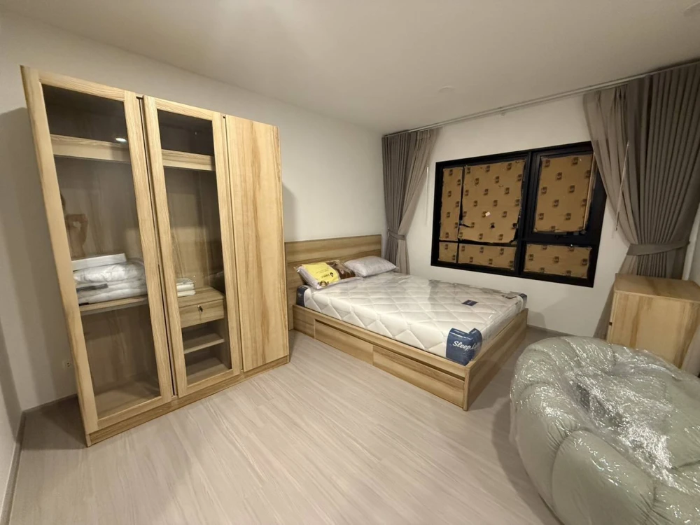 For rent: Aspire Sukhumvit-On Nut, resort style condo, 7th floor, On Nut river curve view, combined with city view. You will regret it if you miss it.