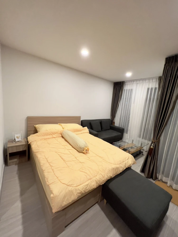 Studio apartment for rent at Aspire Asoke - Ratchada. Fully furnished with complete amenities. Book now!