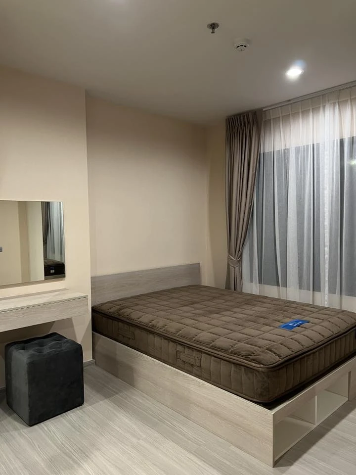For rent: Aspire Erawan Prime, a nice room with complete facilities. If you don't book, you'll regret it later. I'm telling you.