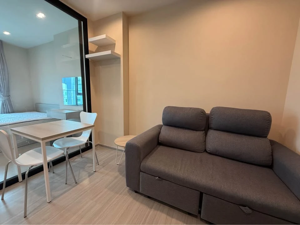 For rent: Aspire Erawan Prime, 1 bedroom, 30th floor, unobstructed view, fully furnished. Don't miss out!