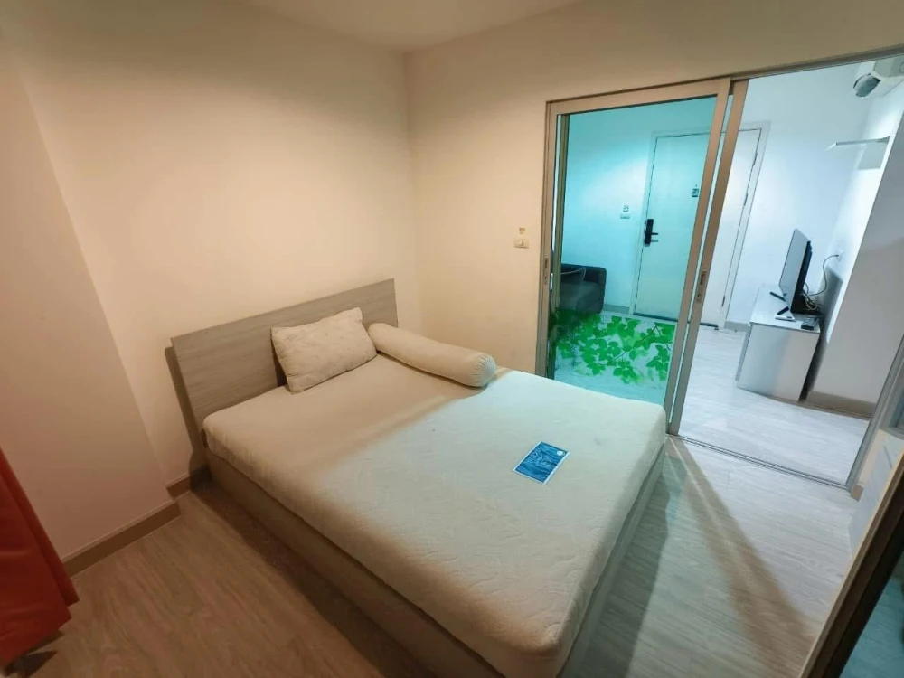 For rent: Aspire Ngamwongwan, nice room with furniture, affordable price. Hurry and reserve now.