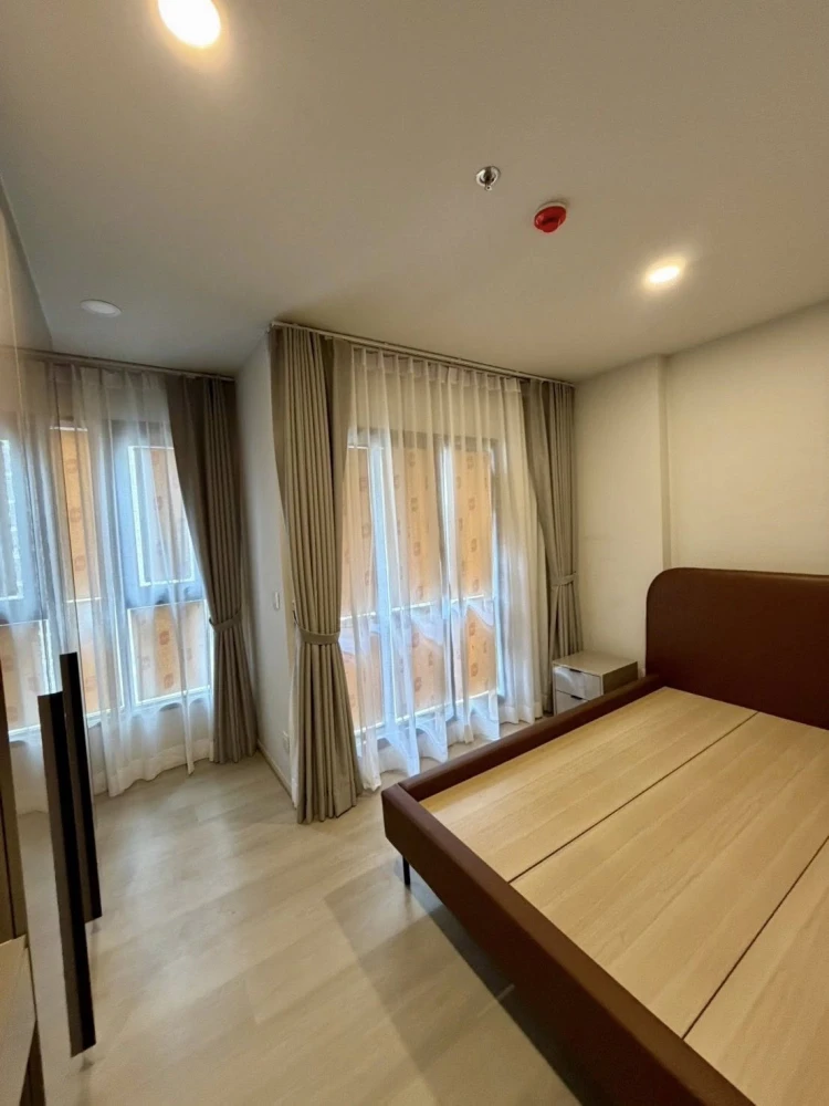 For rent: Aspire Onnut Station, North facing unit with city and Chao Phraya River view. Bright and airy. Fully furnished.