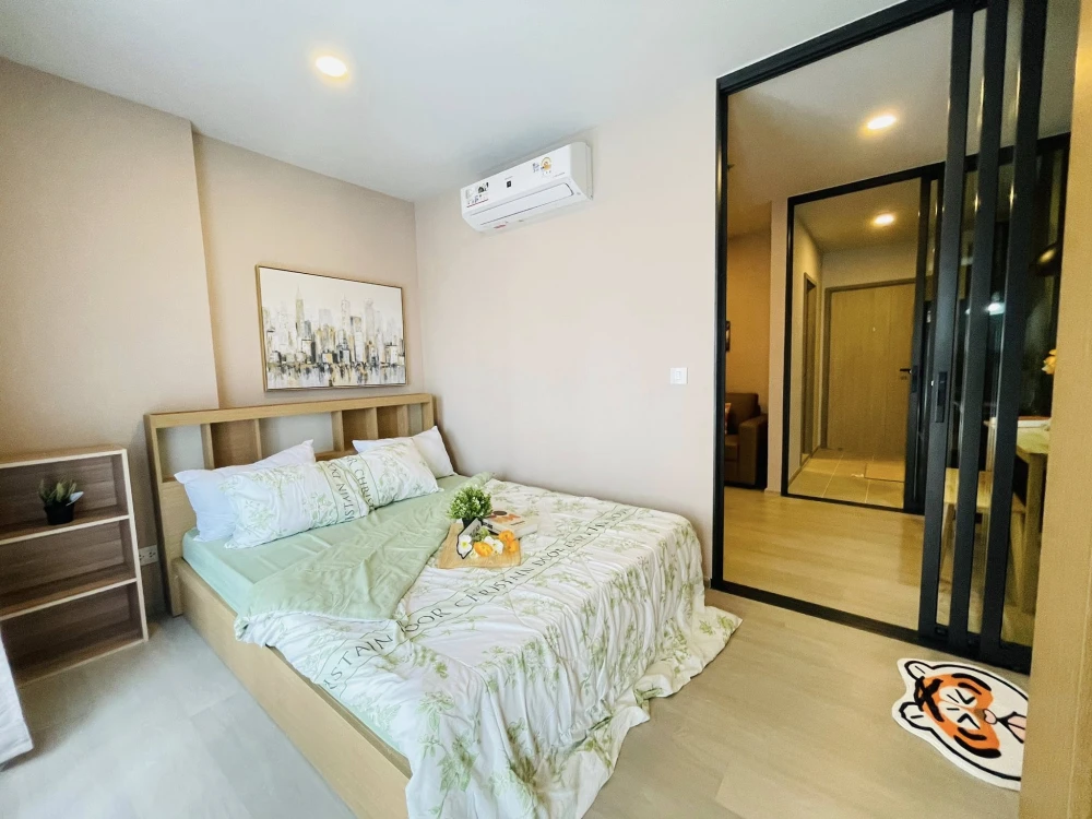 Aspire Onnut Station for rent, a lovely room on the 8th floor, decorated in a cool theme, comes with complete furniture. Reserve now!