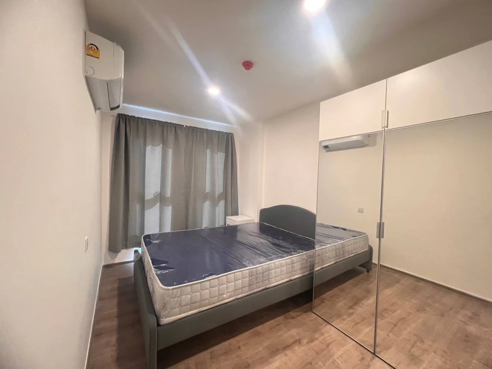 For rent: Aspire Pinklao - Arun Ammarin. Pool and garden view. Room is far from the garbage room and elevator, ensuring peace and quiet. Don't miss ou