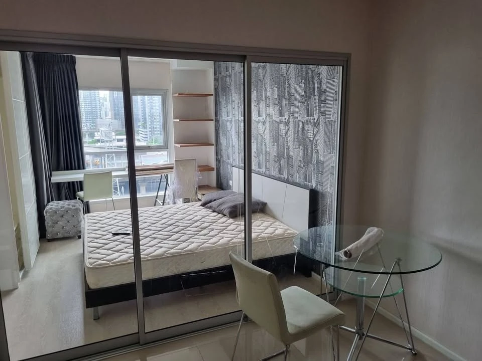 For rent: Aspire Rama 9, 10th floor, fully furnished, ready to move in. If interested, hurry and reserve now. Don't miss out!