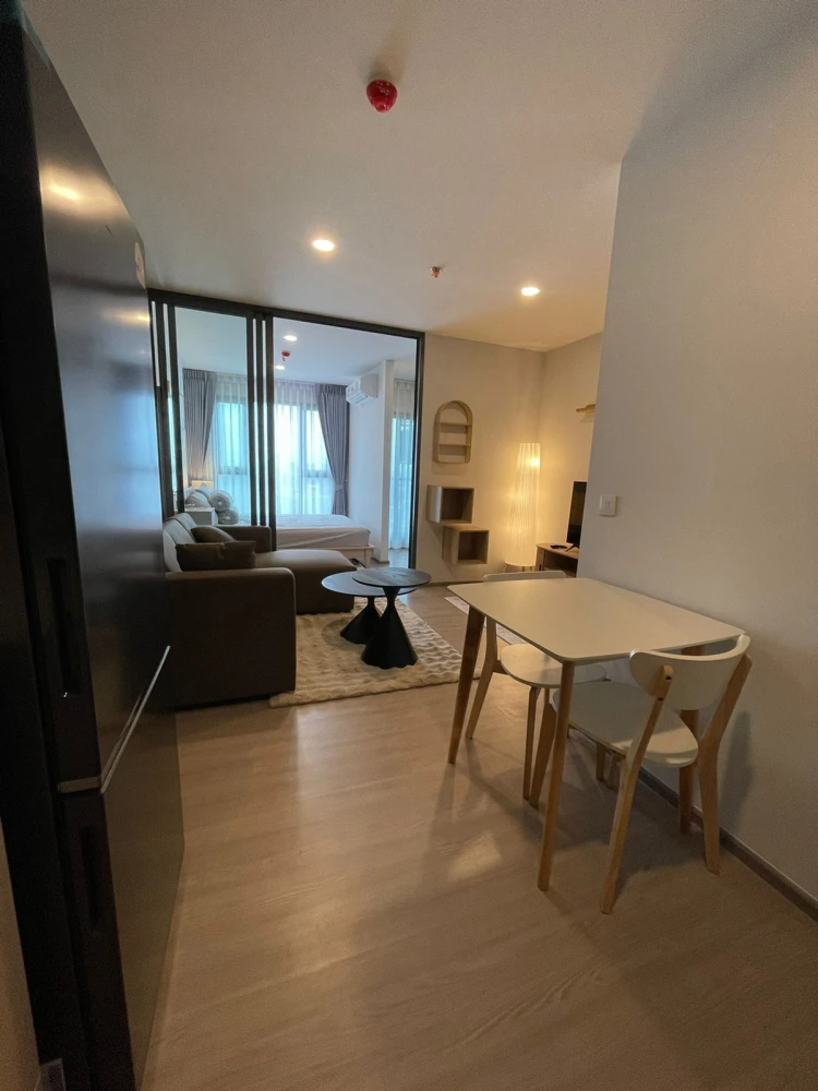 For rent: Aspire Sukhumvit - Rama 4, 18th floor, fully furnished, very livable. Book now! (Hurry!)