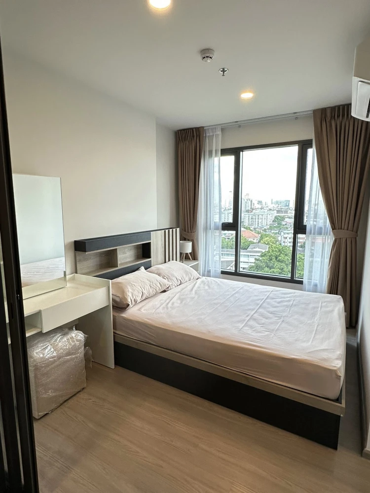 For rent: Aspire Sukhumvit - Rama 4, corner room, not crowded, fully furnished, beautiful view, just bring your bags and move in.