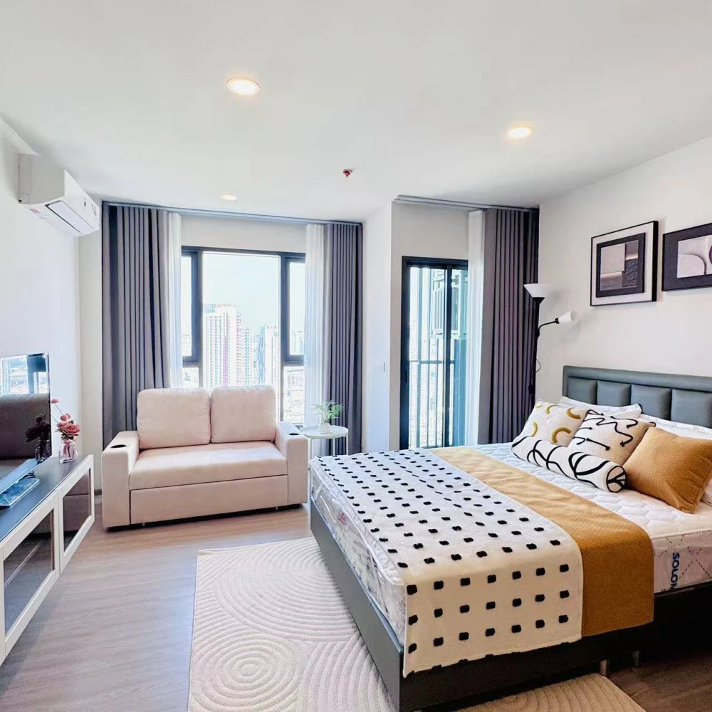 For rent: Aspire Sukhumvit - Rama 4, high floor unit with excellent ventilation. Fully furnished with appliances. Book now!