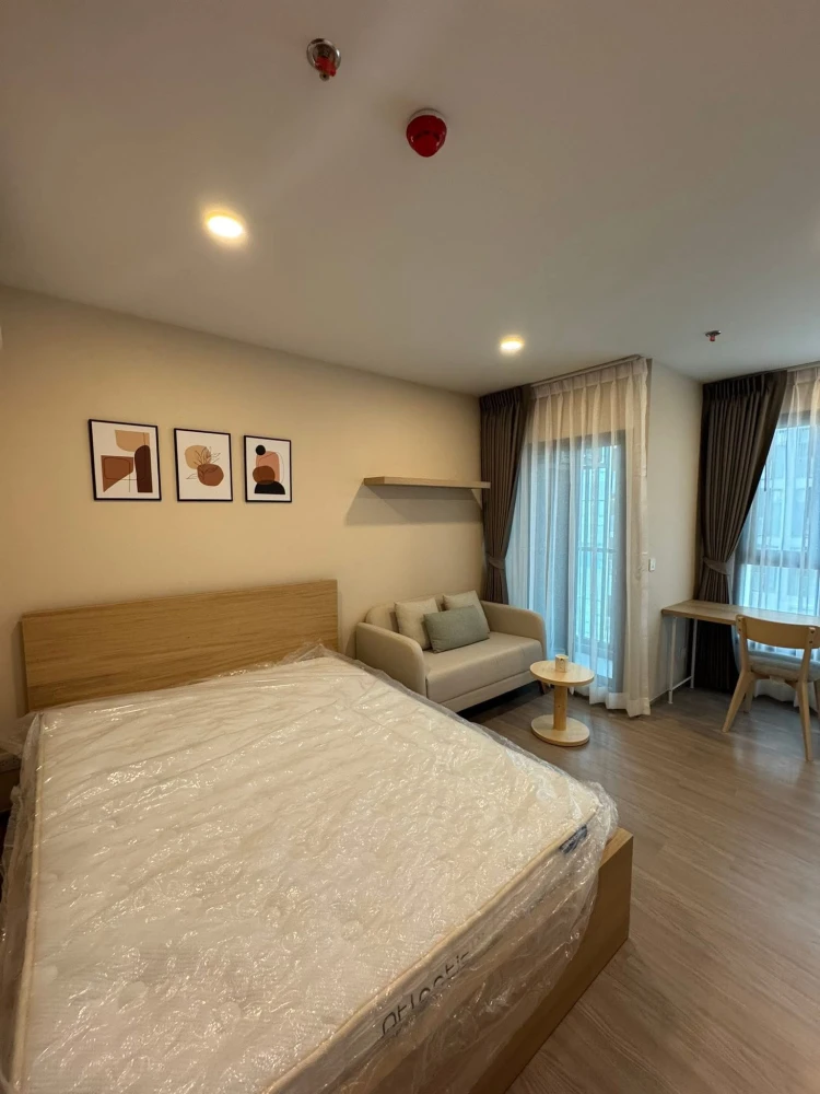 For rent: Aspire Sukhumvit - Rama 4, 1 bedroom, 1 bathroom, fully furnished and equipped with electrical appliances. Just bring your bags and move in.