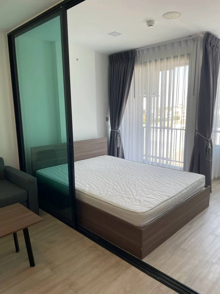 For rent: Atmoz Lat Phrao 71, complete with appliances and furniture. Just bring your bags and move in.