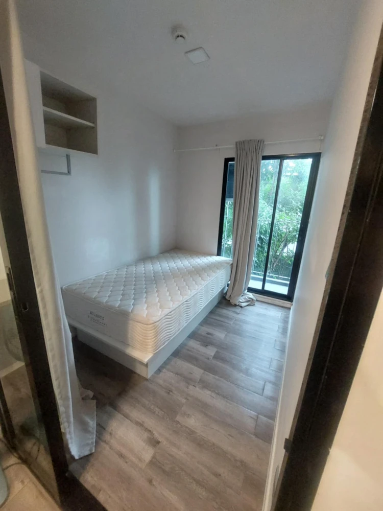 For rent: Atmoz Chaengwattana, 3rd floor, fully furnished room, ready to move in immediately. Interested? Hurry and reserve now!