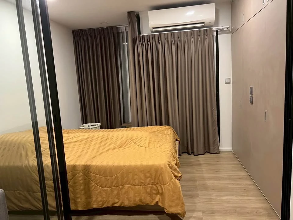 For rent: Atmoz Ratchada-Huaikwang, 4th floor, partitioned room, nice to live in. If interested, hurry and reserve now. Don't wait. Urgent!