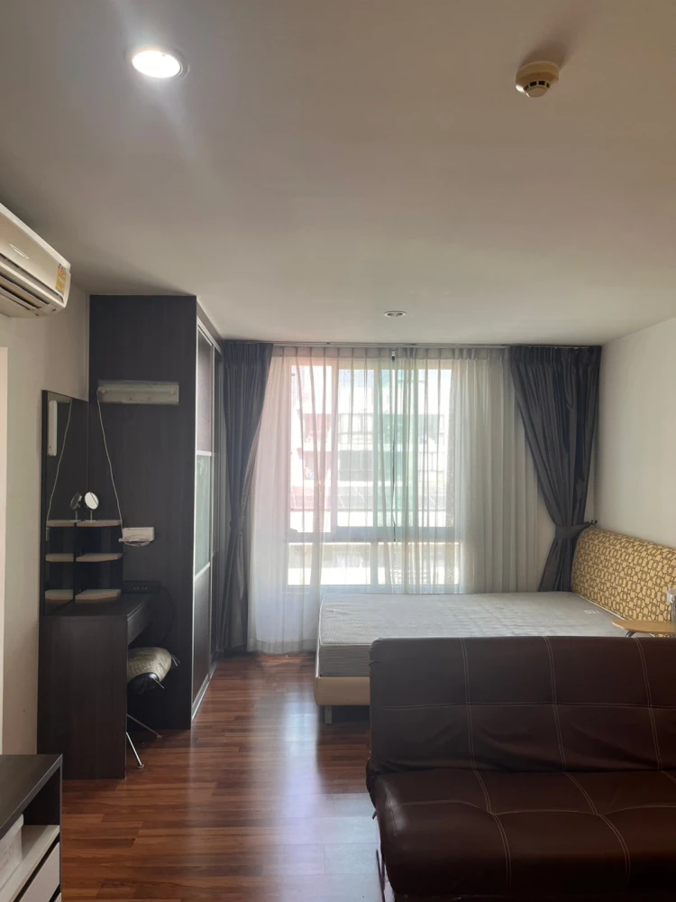 Apartment for rent at Atrium Phahol–Suthisarn, 7th floor. Nice room! Book now, don't miss out!