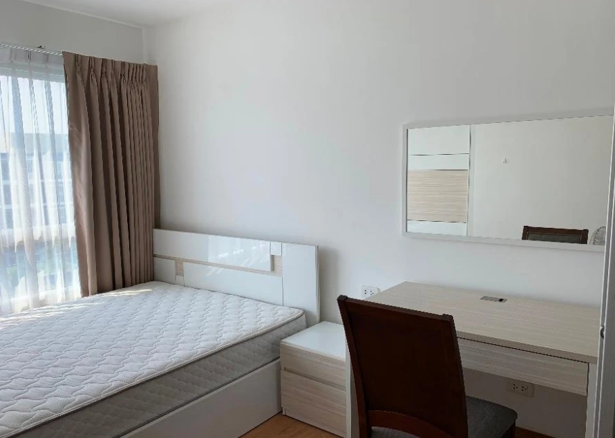 For rent: August Rama 3–Chareonkrung, 8th floor, pool view, fully furnished, ready to move in, reserve now, urgently.