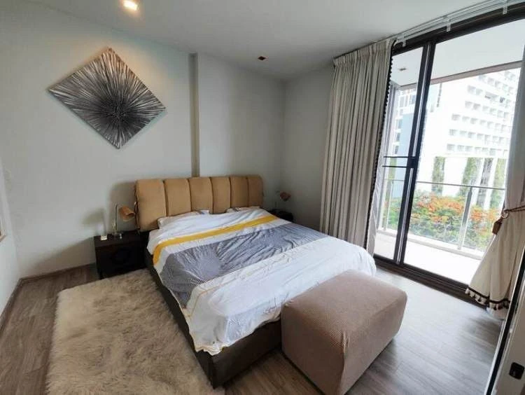 For rent: Baan Plai Haad, 5th floor. Spacious room, beautifully decorated. A must-see!