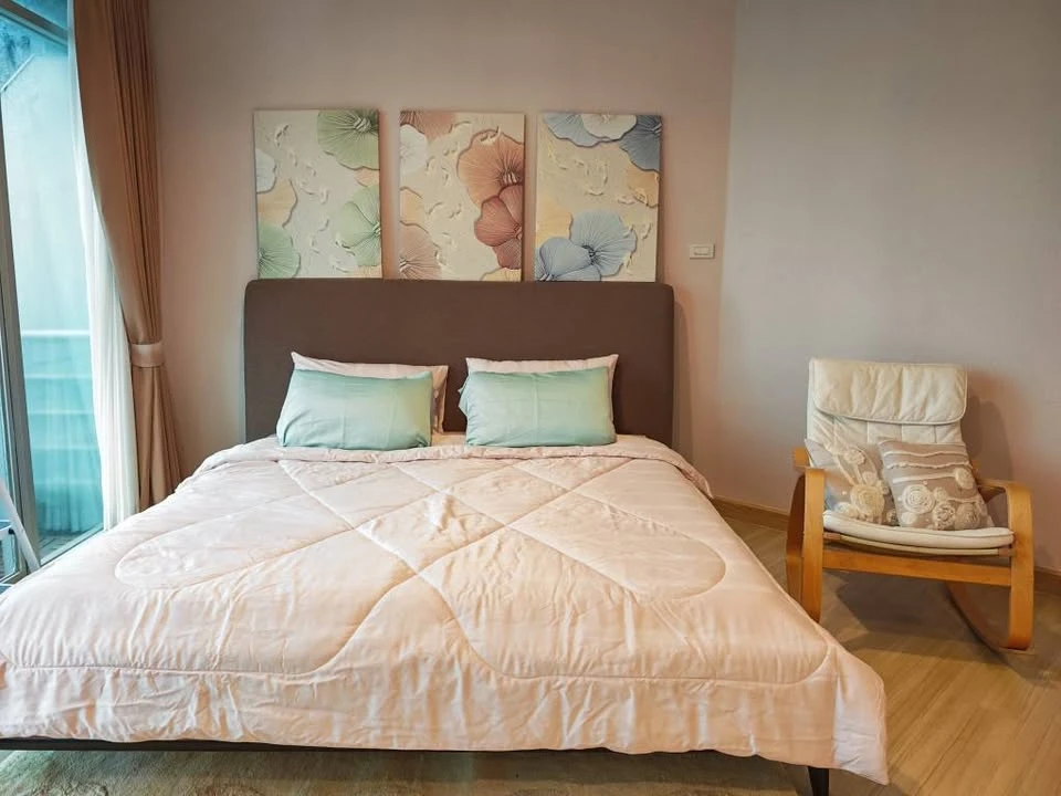 For rent: Baan Sathorn-Chaophraya, 3 bedrooms, spacious living area, great location, beautiful view. Book now!
