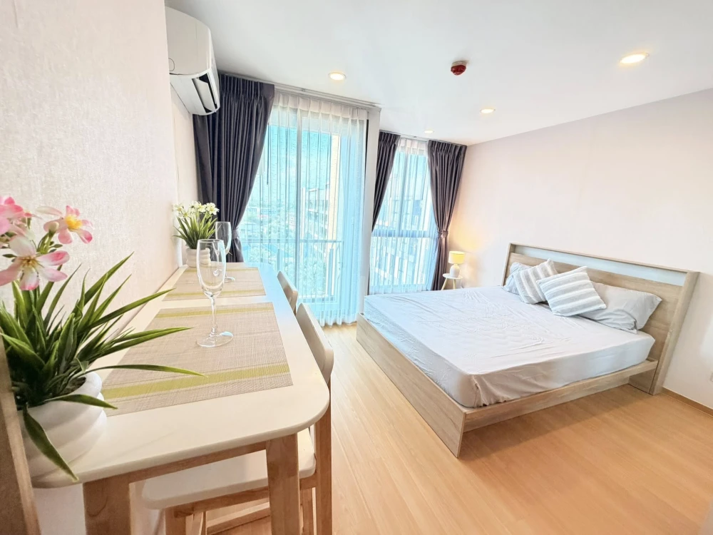 For rent: Bangkok Horizon Lite @ Phetkasem 48, 8th floor, fully furnished, very livable. Book now!