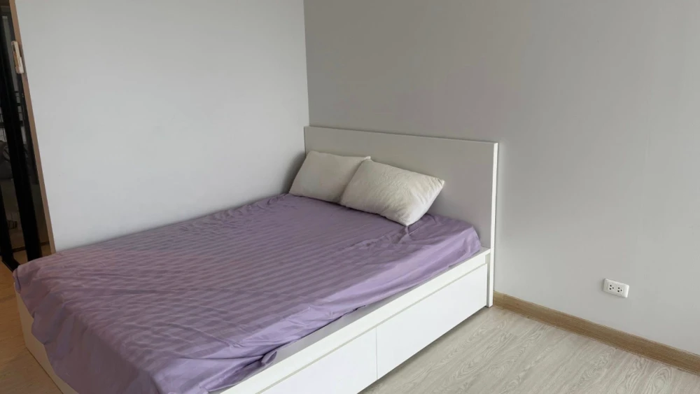 For rent: Bangkok Horizon P48, a room decorated in a minimalist style, bright and clean white, ready to move in.