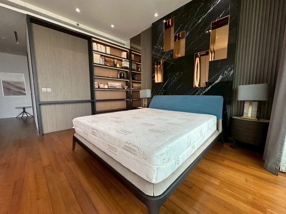 For rent: Banyan Tree Residence Riverside, 28th floor, with Chao Phraya River view. Book now!