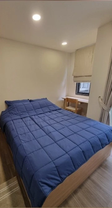 For rent: Beat Sukhumvit, corner unit, private, 3rd floor, fully furnished with all appliances. Just bring your suitcase and move in!