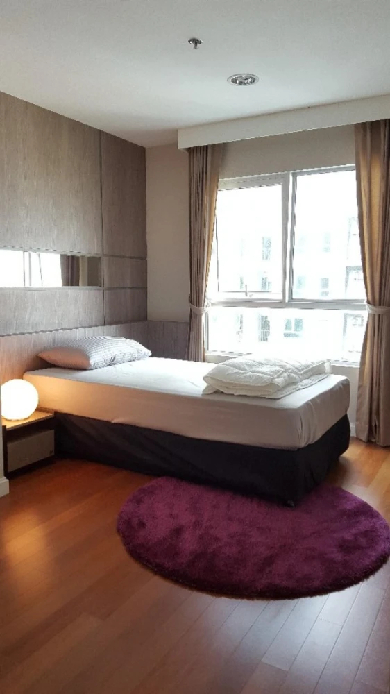 Belle Grand Rama 9, 22nd floor, fully furnished condo for rent. Book now!
