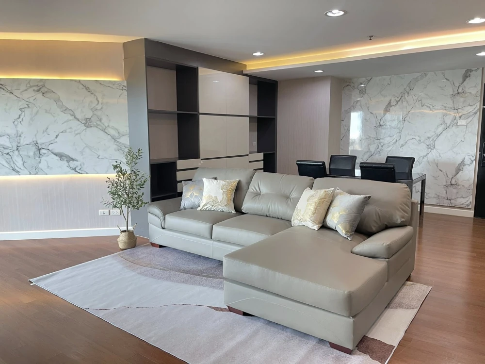 Belle Grand Rama 9 for rent, spacious room with plenty of usable space, decorated in a cool tone, marble-patterned walls, super cool. Reserve now!