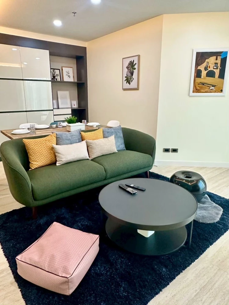 For rent: Belle Grand Rama 9, beautiful unit, ready to move in, city view, high floor, fully furnished with appliances.