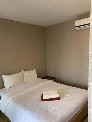 Blossom Condo @ Sathorn-Charoenrat for rent. Well-partitioned rooms with separate zones. Great price! Book now!