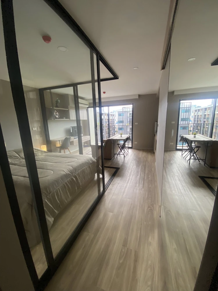 Blossom Condo @ Sathorn-CharoenRat for rent, 1 bedroom, 32 sq m., Sathorn area, fully furnished, reserve now, don't delay.