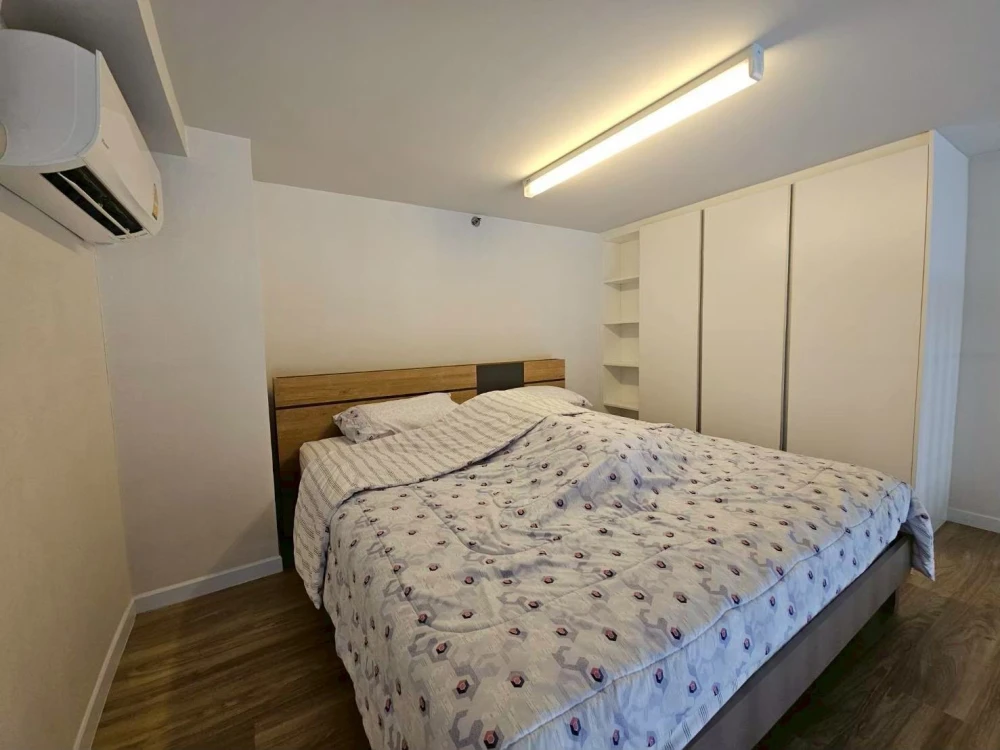 Blossom condo @fashion for rent, Duplex unit, 14th floor, motorway view, fully furnished. Book now!