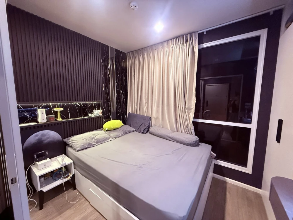 For rent: Blue Phahonyothin 35, beautifully decorated room with a coordinated color scheme. Fully furnished, just bring your suitcase and move in!