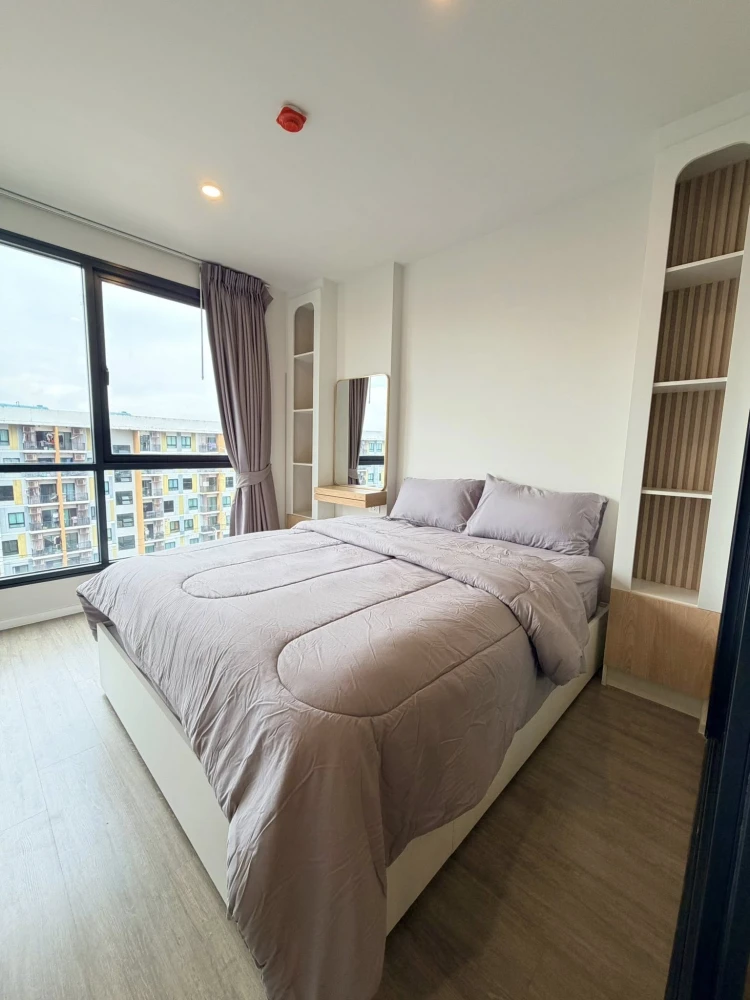 For rent: Blue Sukhumvit 105, top floor, good air, beautiful room, fully furnished, ready to move in, complete with furniture and appliances.