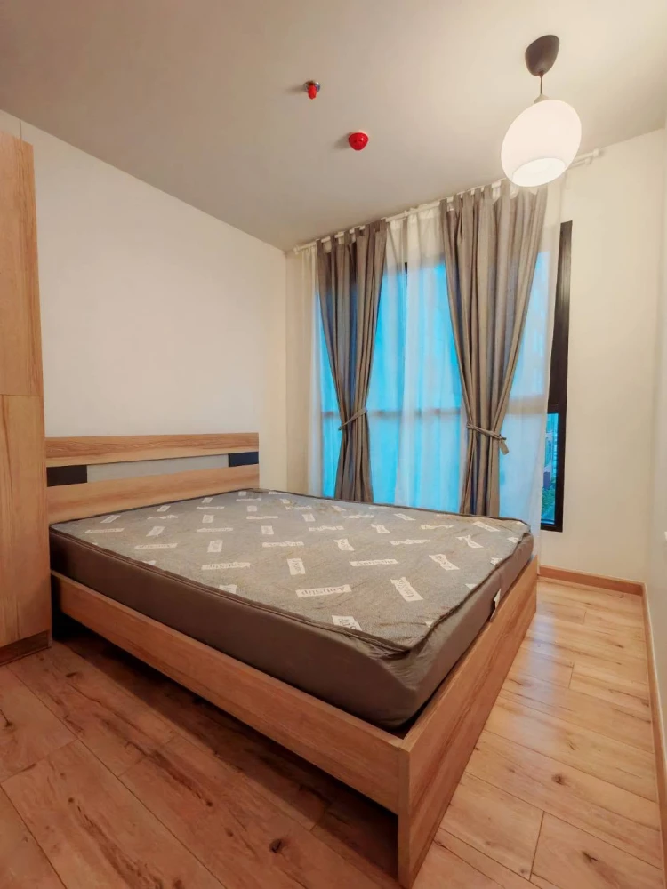 Brix Condominium, 10th floor, for rent. A lovely unit with complete furnishings. Book now!