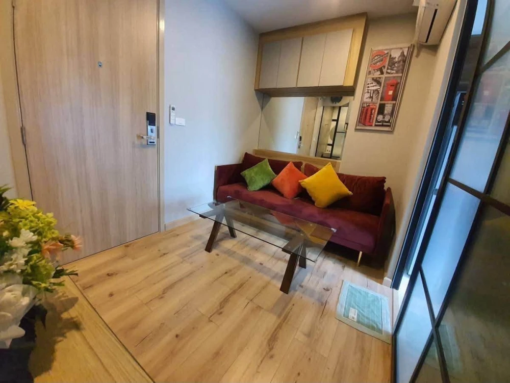 Brix Condominium for rent, 12th floor, North facing. Built-in furniture and complete appliances. A very nice place to live! Don't miss out!