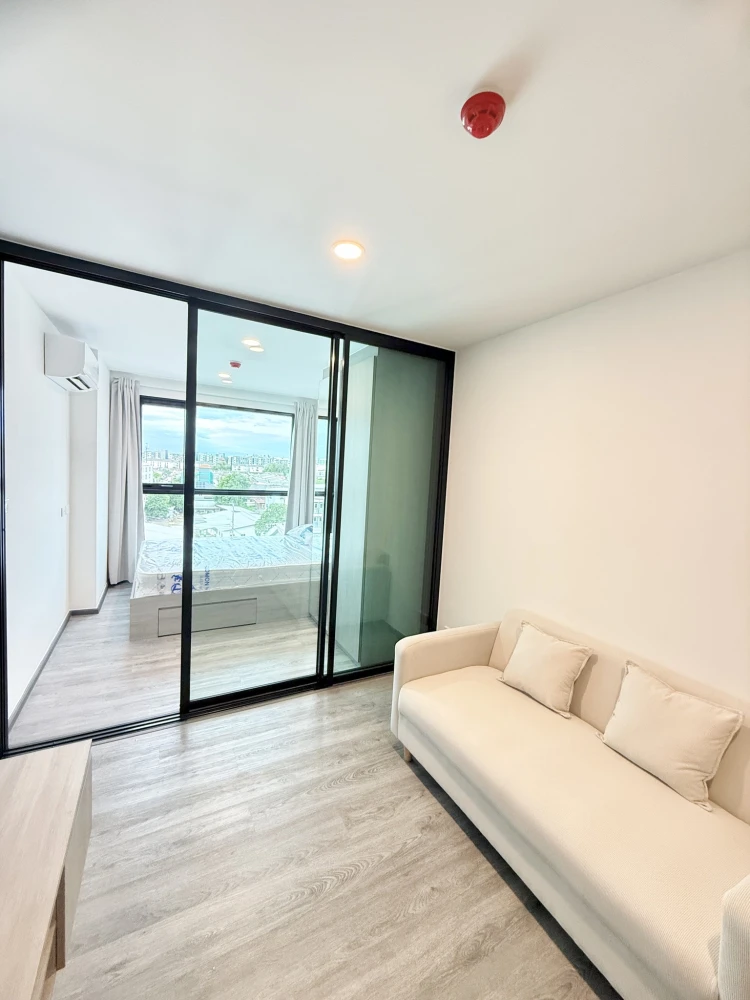 For rent: Brixton Pet&Play Phahol 50 Station, pets allowed, fully furnished, ready to move in, reservation required.