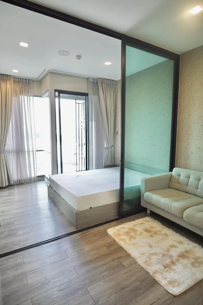 For rent: Brown Condo Ratchada 32, 2.8 m high ceiling, airy, comfortable, feels like home. Can you not book it?