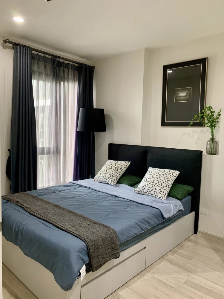 For rent: Centric Ratchada–Huai Khwang, 10th floor, fully furnished. Interested? Reserve now!