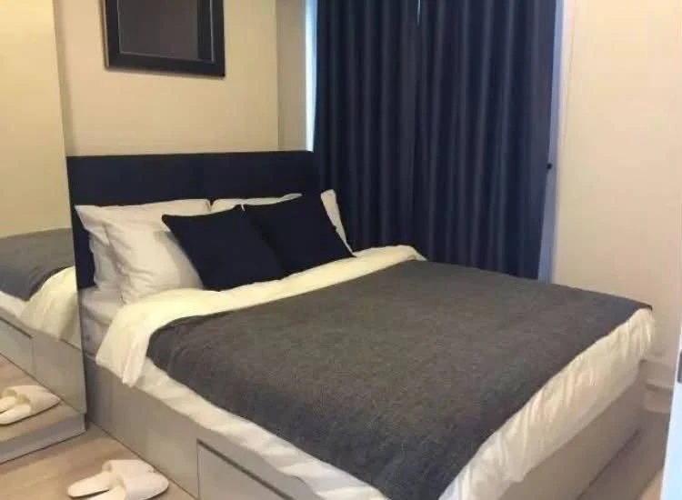 For Rent: Centric Ratchada–Huai Khwang, corner unit offering privacy and spacious living area. Don't miss out!