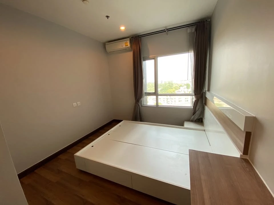 For rent: Centric Tiwanon Station, high floor unit. Spacious and comfortable. Book now!